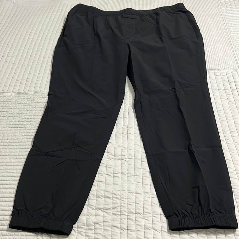 Men’s Banana Republic Polyester Joggers. Size XXL